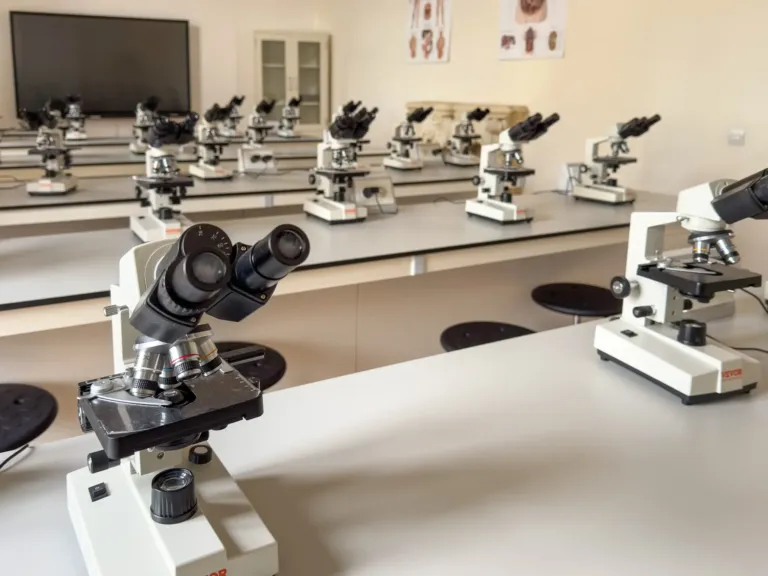 MCE - MediCampus Europeo - faculty of medicine in malta_biologylab