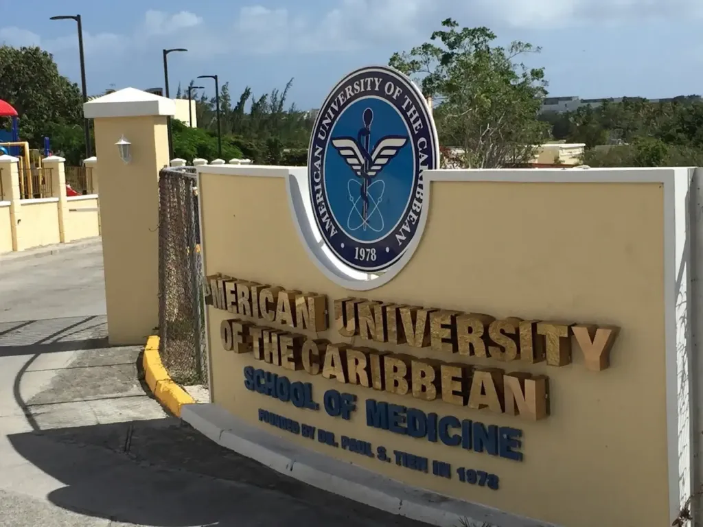 american-university-of-the-caribbean (1)